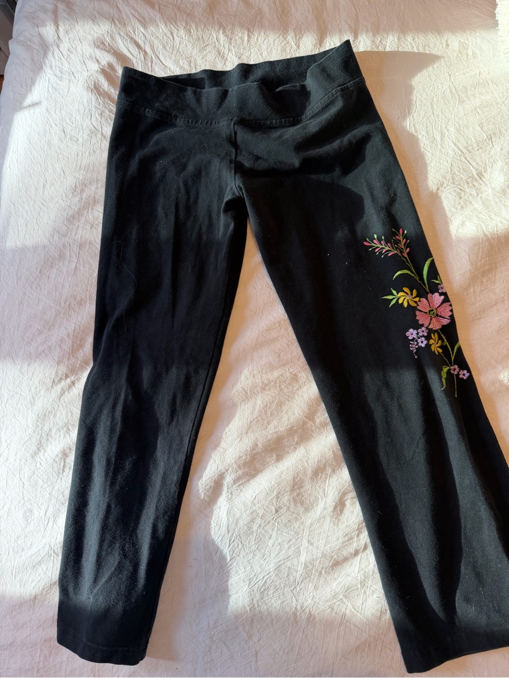 Vintage capris with Floral Embroidery